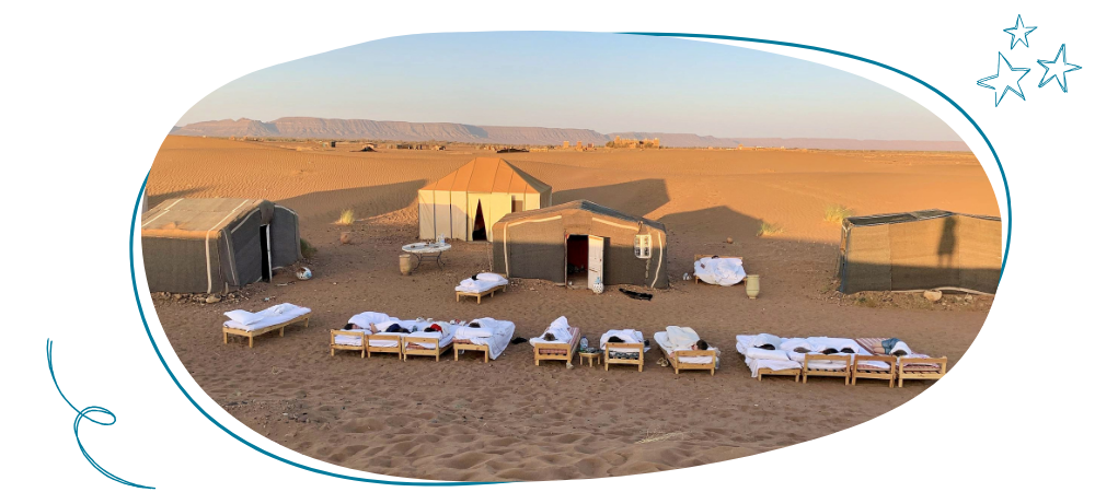campement dans le désert lors d'une colonie de vacances zigotours