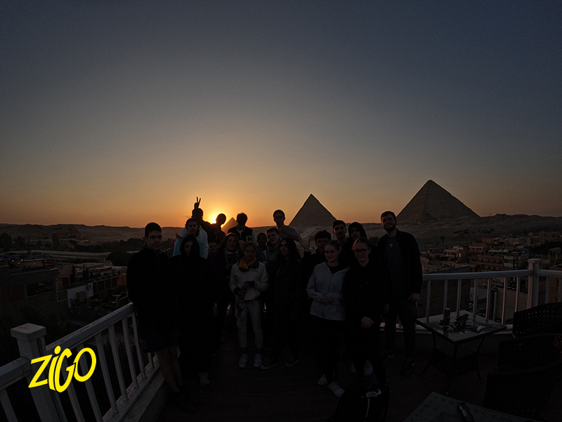 coucher soleil pyramides