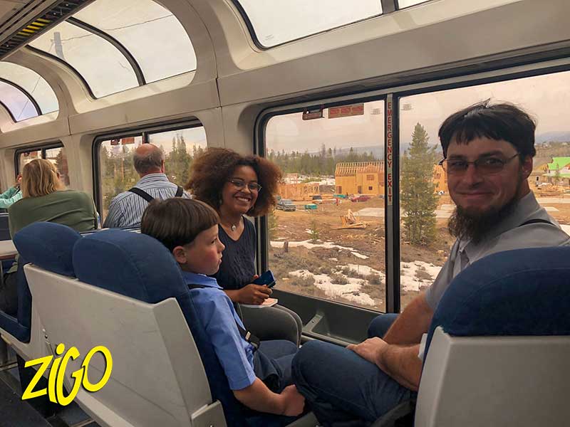 famille dans un train