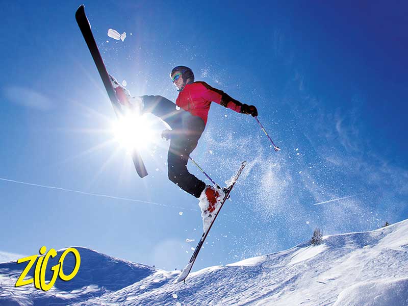 skieur effectuant un saut a ski